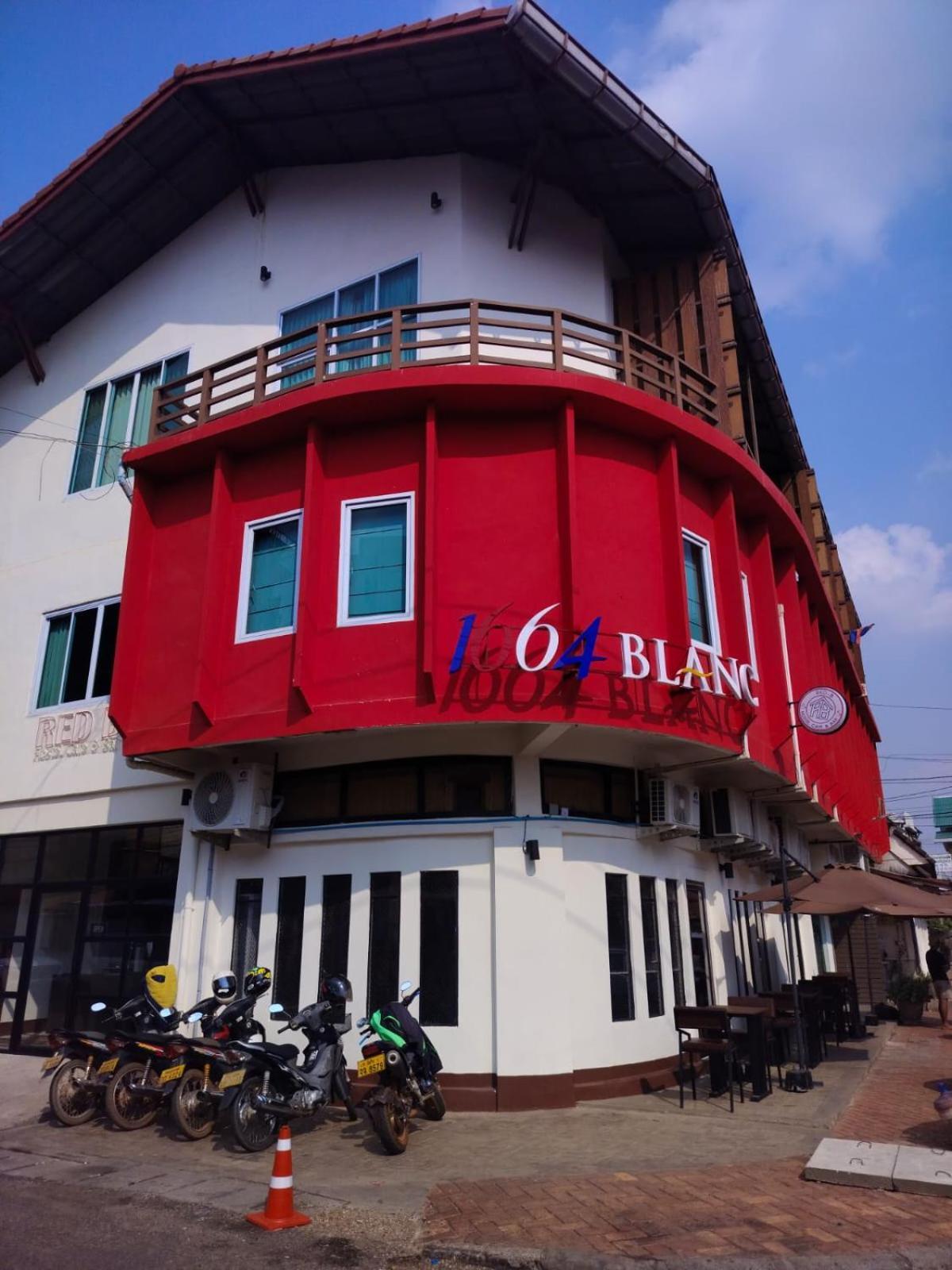 Red B Hostel, Cafe And Bar Vientiane Exterior foto